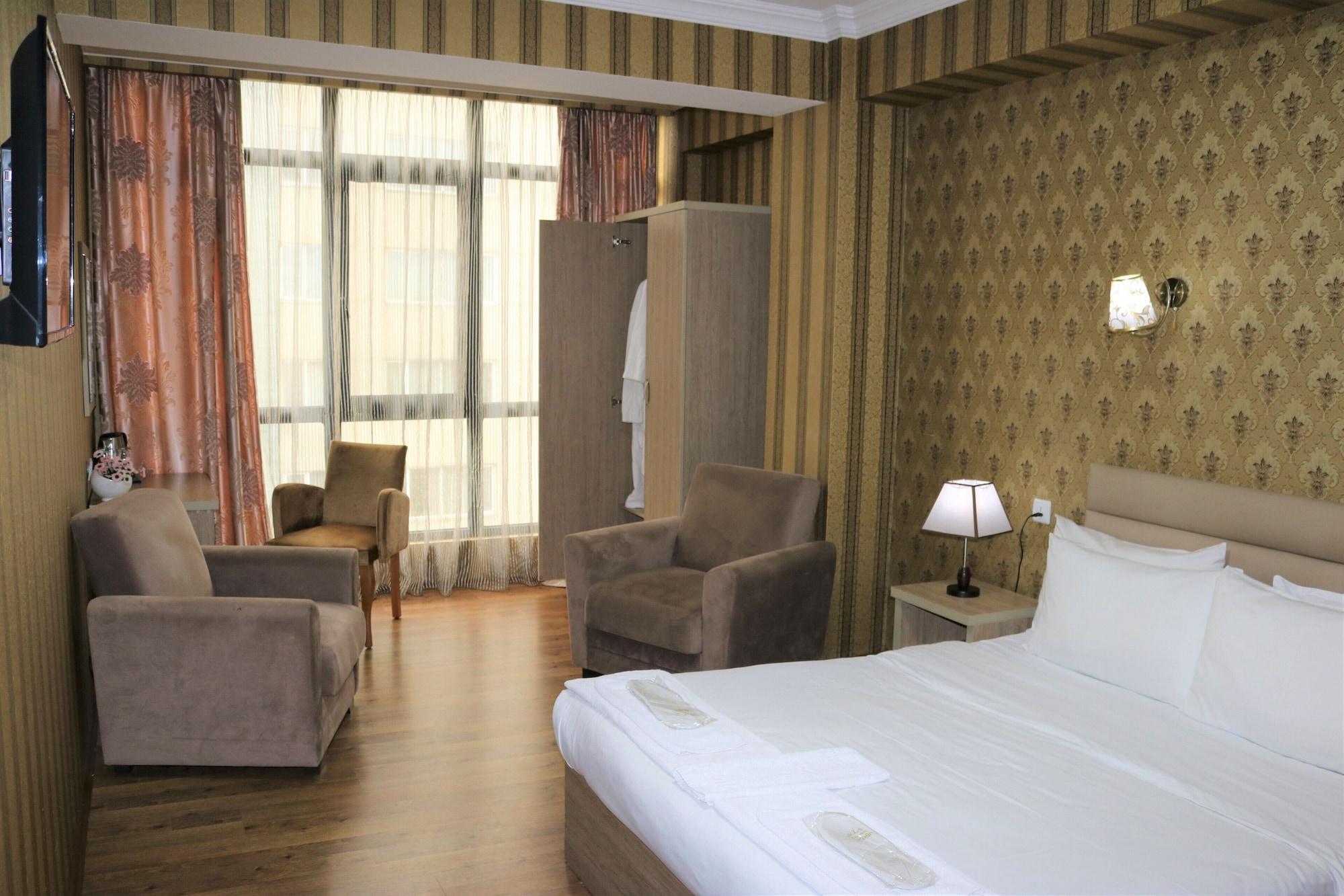טביליסי L Plaza Hotel מראה חיצוני תמונה