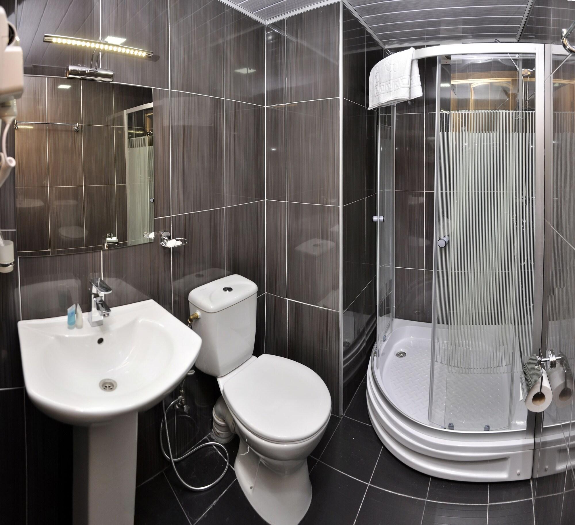 טביליסי L Plaza Hotel מראה חיצוני תמונה