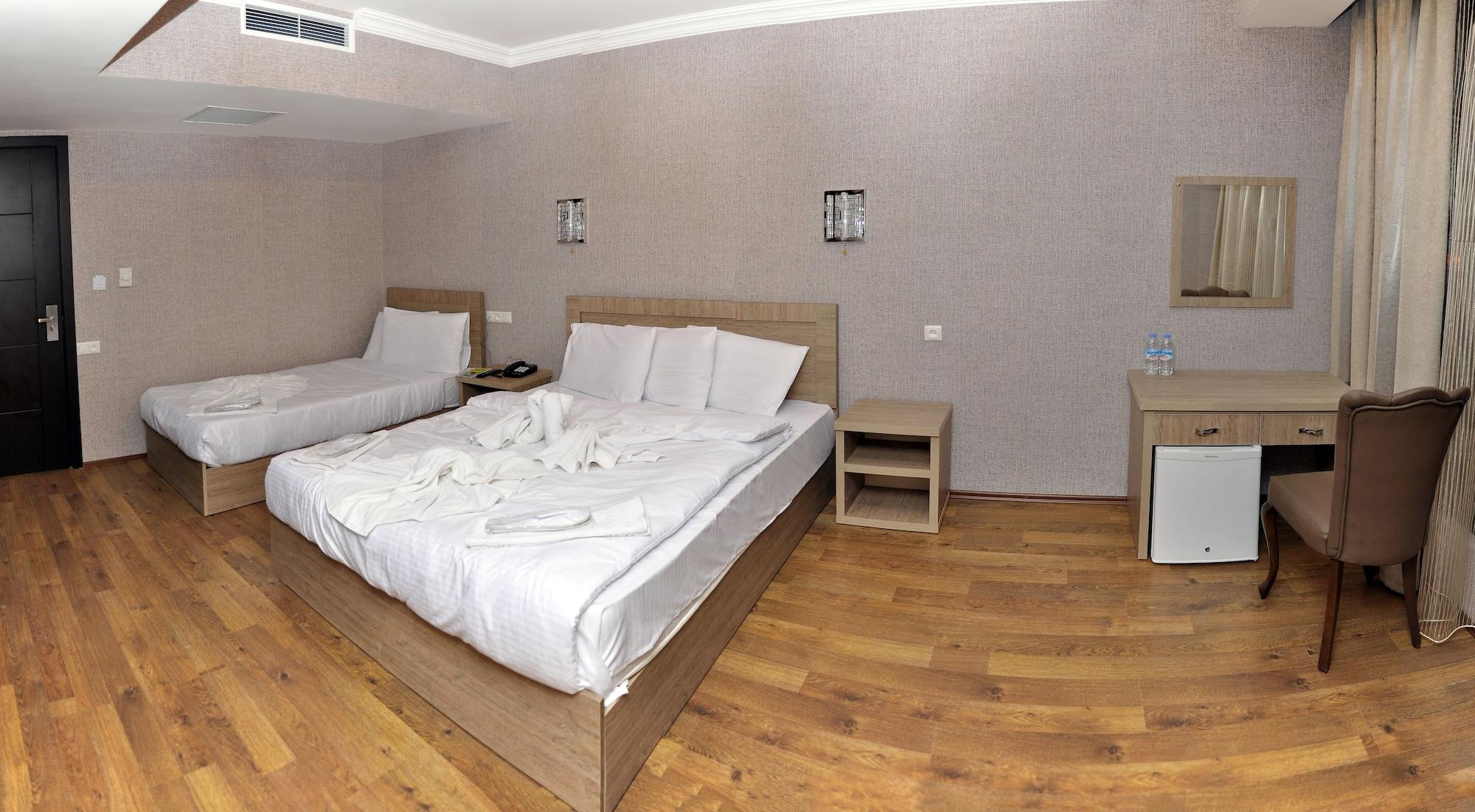 טביליסי L Plaza Hotel מראה חיצוני תמונה