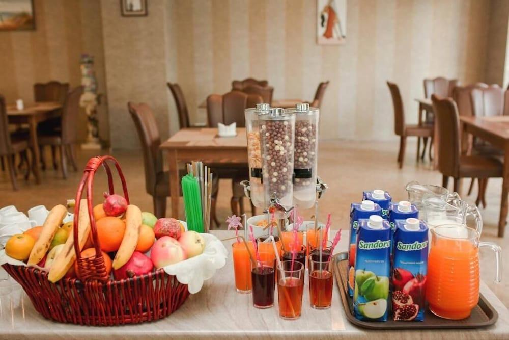 טביליסי L Plaza Hotel מראה חיצוני תמונה