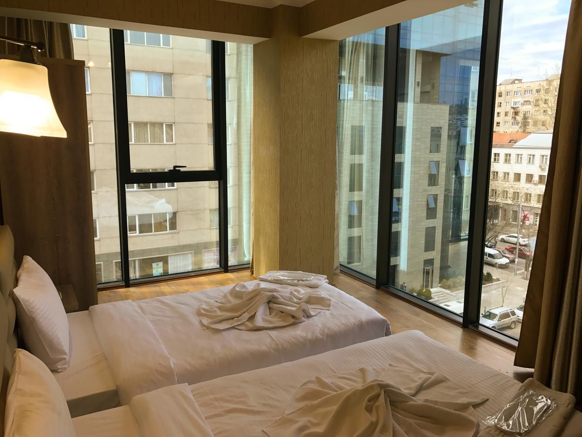 טביליסי L Plaza Hotel מראה חיצוני תמונה