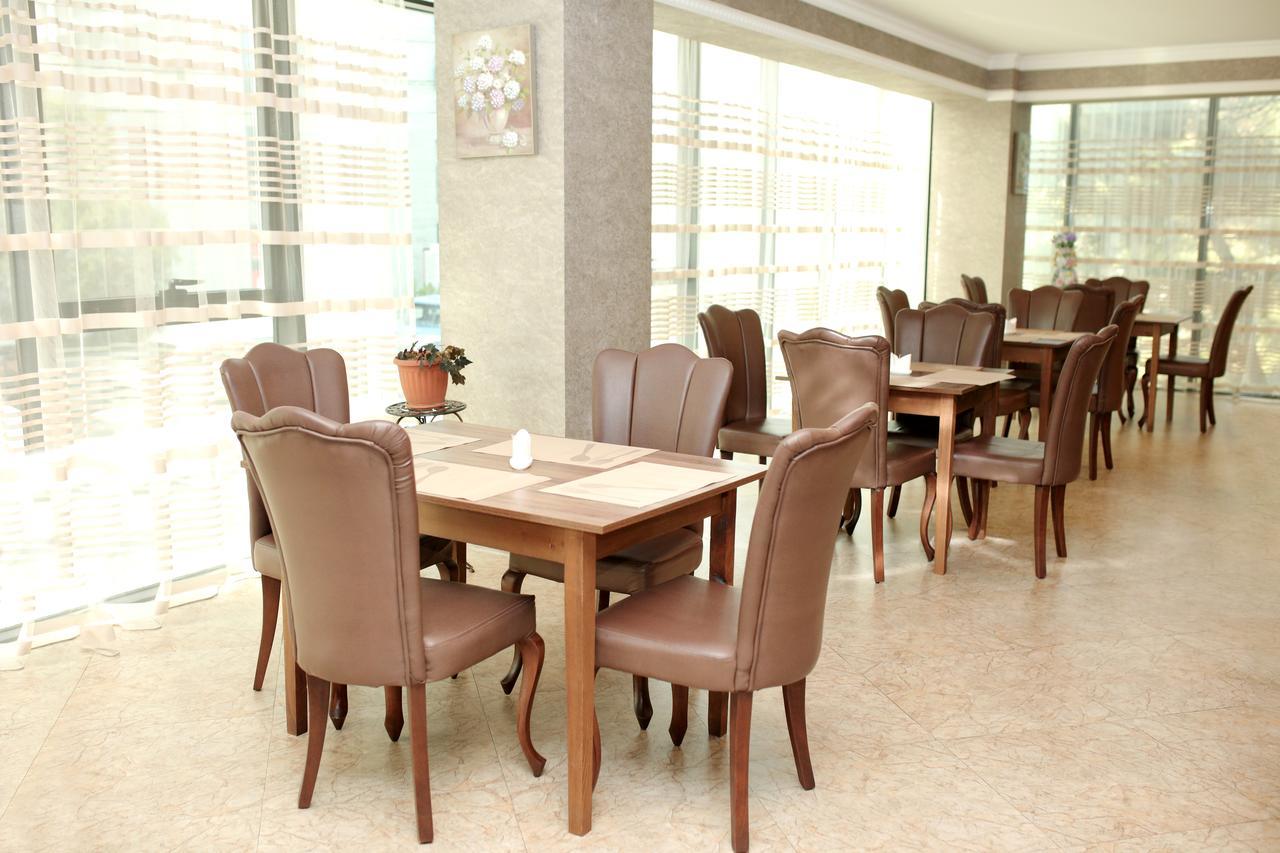 טביליסי L Plaza Hotel מראה חיצוני תמונה