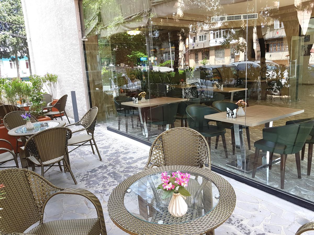 טביליסי L Plaza Hotel מראה חיצוני תמונה