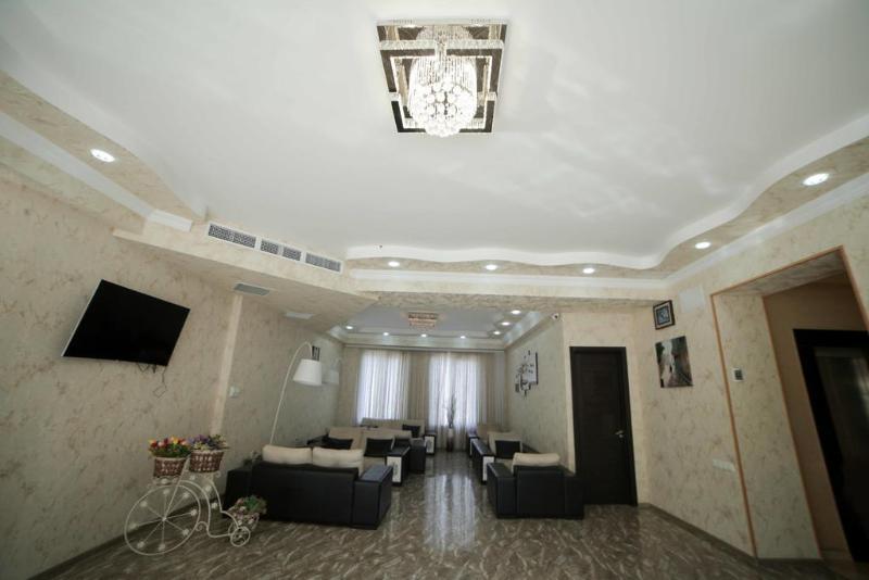 טביליסי L Plaza Hotel מראה חיצוני תמונה