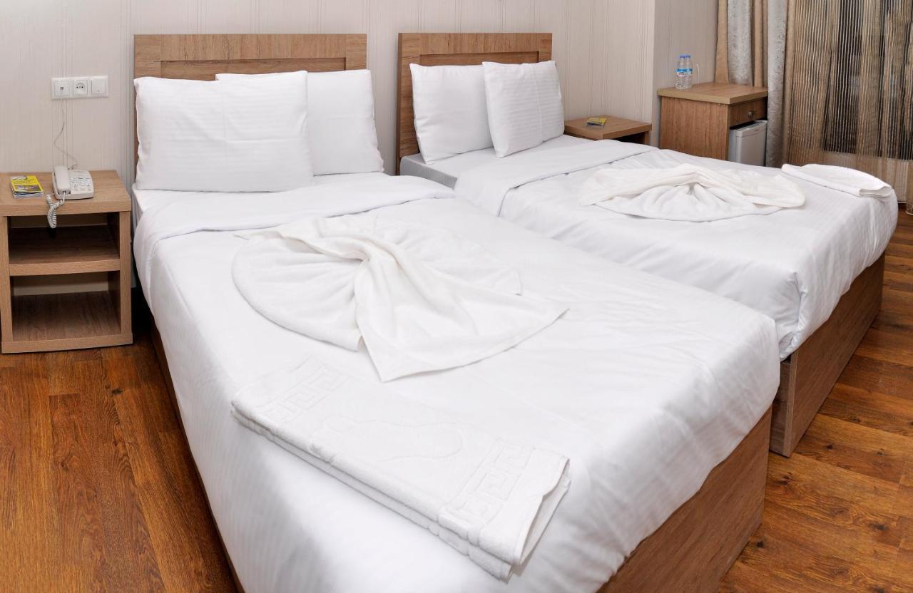 טביליסי L Plaza Hotel מראה חיצוני תמונה