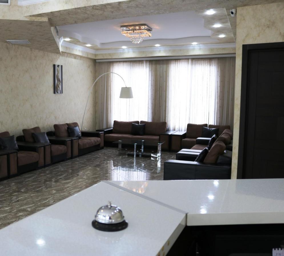 טביליסי L Plaza Hotel מראה חיצוני תמונה